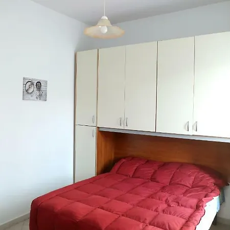 Apartament Mare 3 *